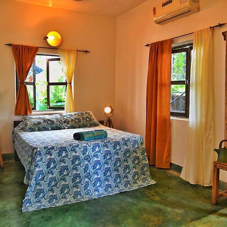 Bed and Breakfast Jardin D'Ulysse & Hard Rock Morjim Exterior foto
